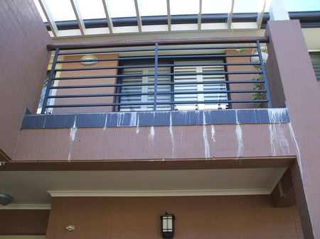balcony-leaking.jpg